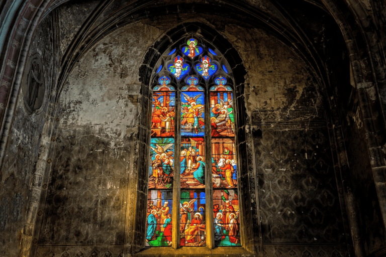 The Most Iconic Medieval Cathedrals and Their Historical Significance